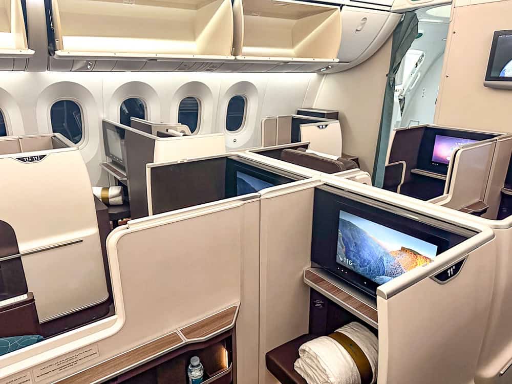 Oman Air business economy 05