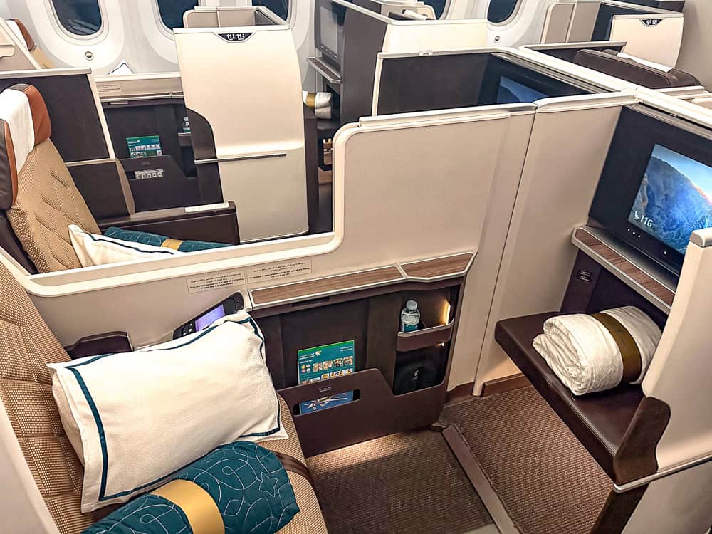 Oman Air business economy 06