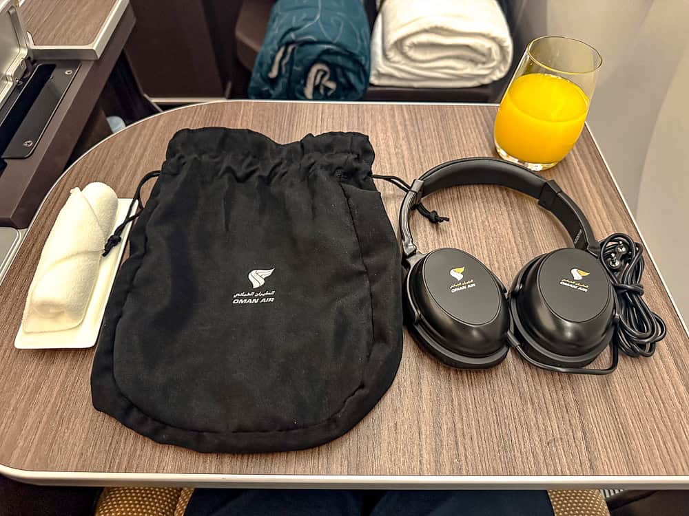 Oman Air business economy 29