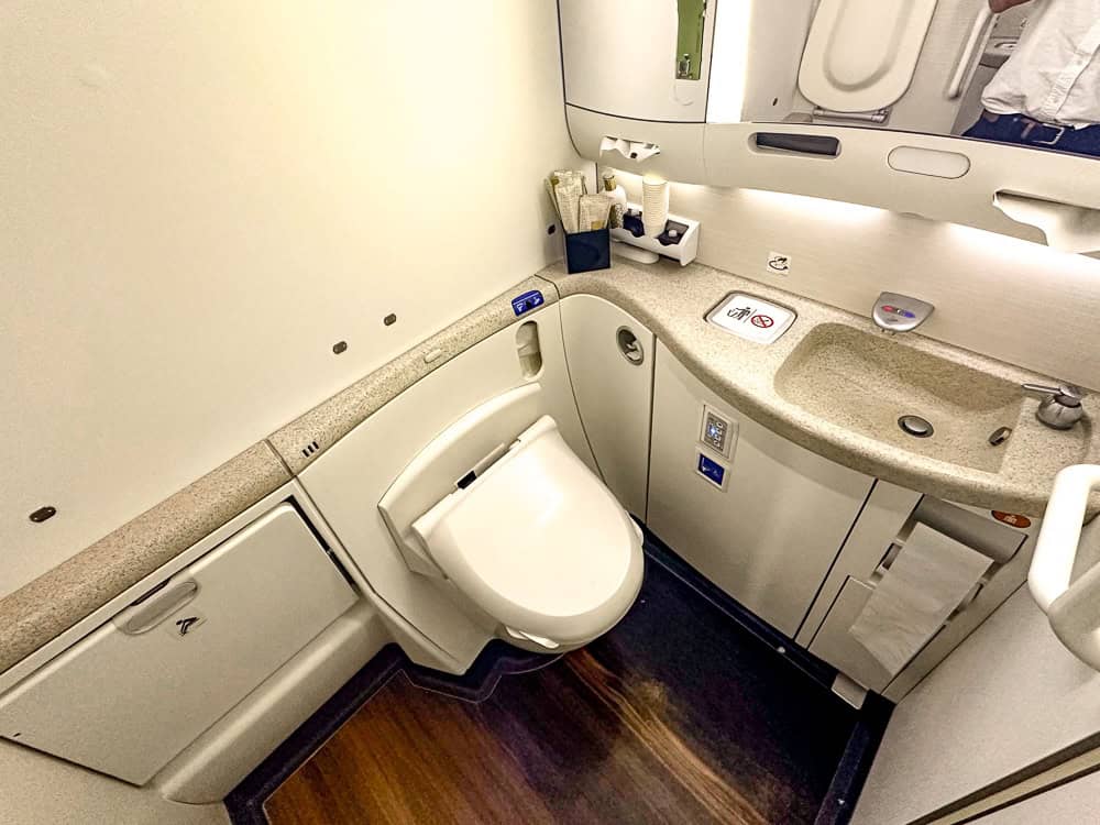 Oman Air business economy 60