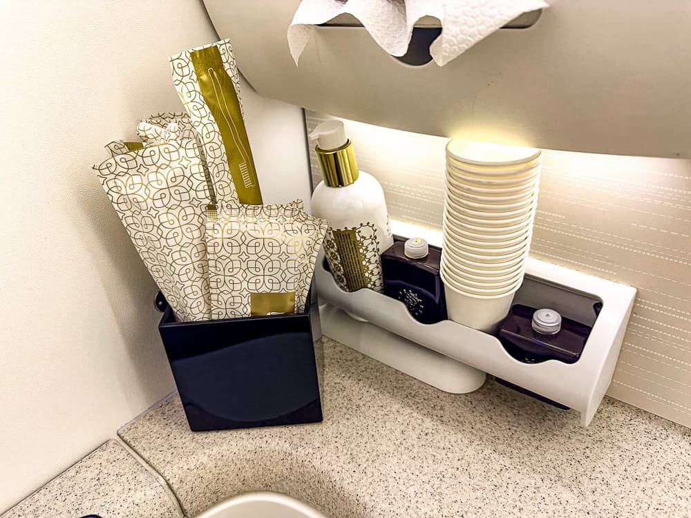 Oman Air business economy 61