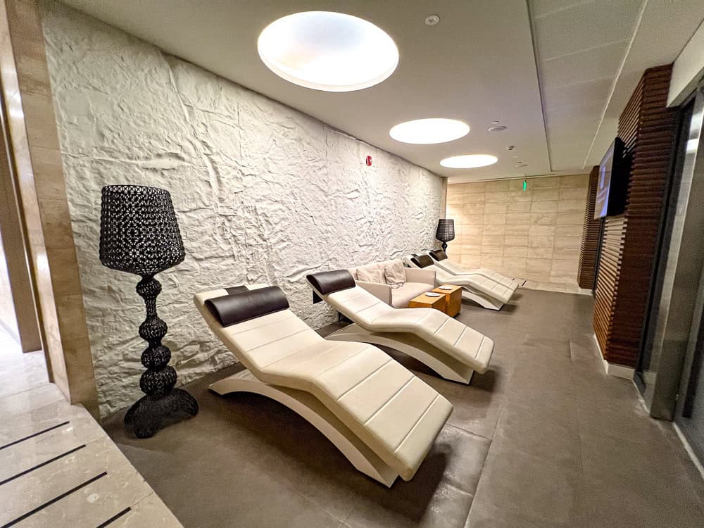 Oman PrimeClass Lounge 13