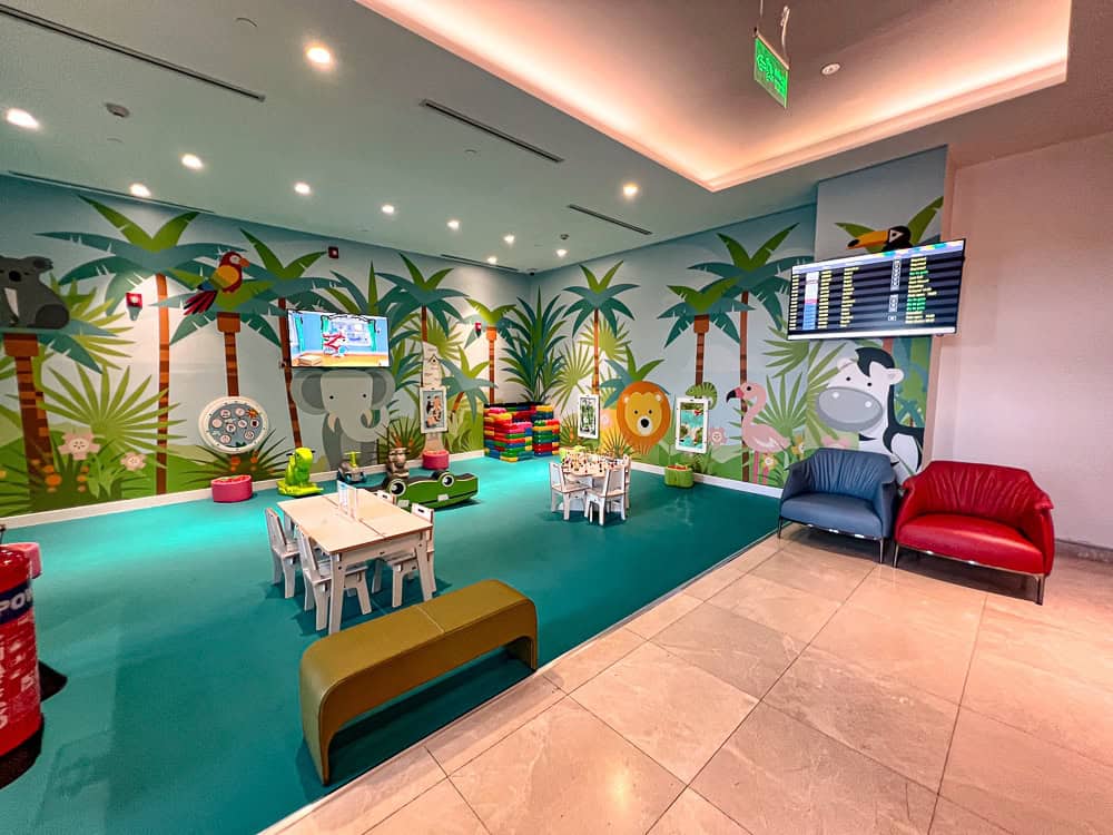 Oman PrimeClass Lounge 28