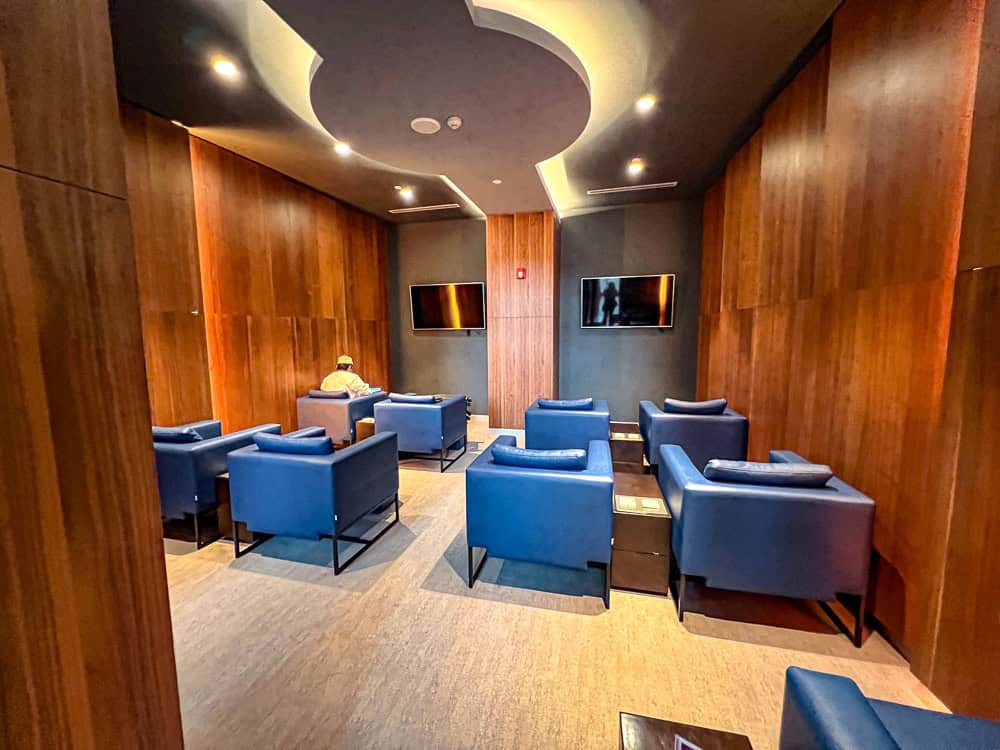 Oman PrimeClass Lounge 33