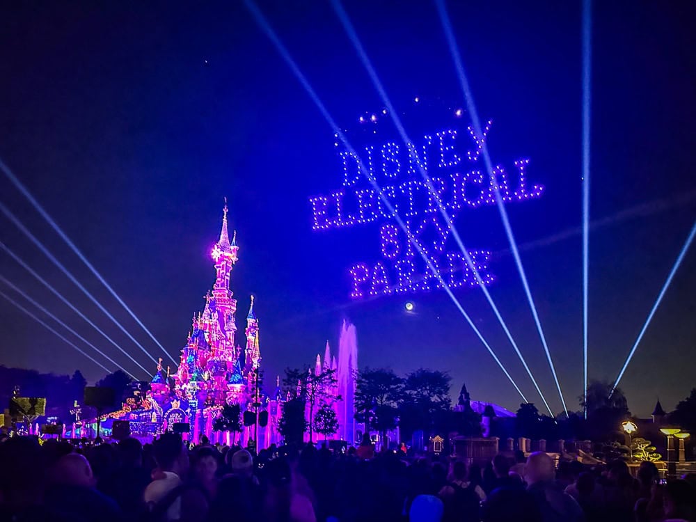 Disneyland Paris spectacle electrical sky parade