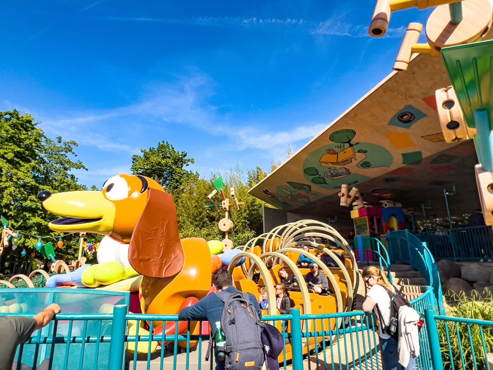 Disneyland Walt Disney Studios Paris Slinky Dog Zigzag Spin