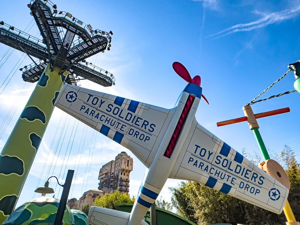 Disneyland Walt Disney Studios Paris Toy Soldiers Parachute Drop